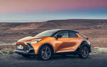 TOYOTA C-HR 2,0 PHEV eCVT ve výbavě "Executive"