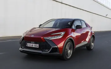 TOYOTA C-HR  2.0L PHEV 0 - 1 CVT (2x4) Style - Skladem ihned